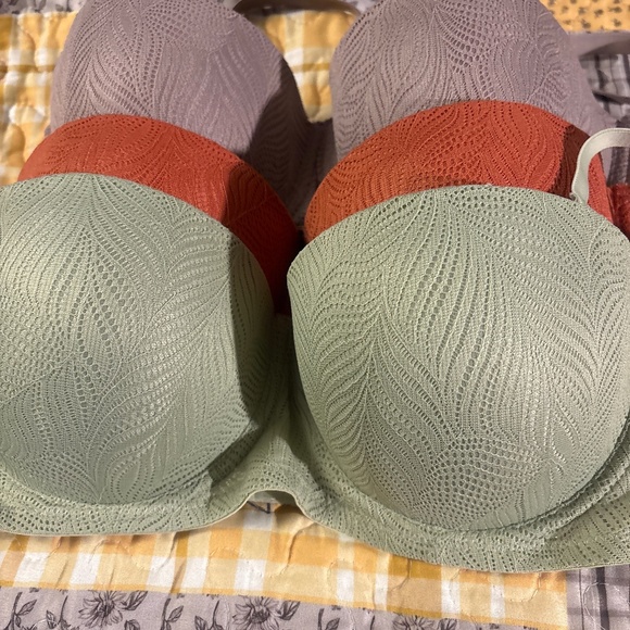 Bras - Picture 1 of 5